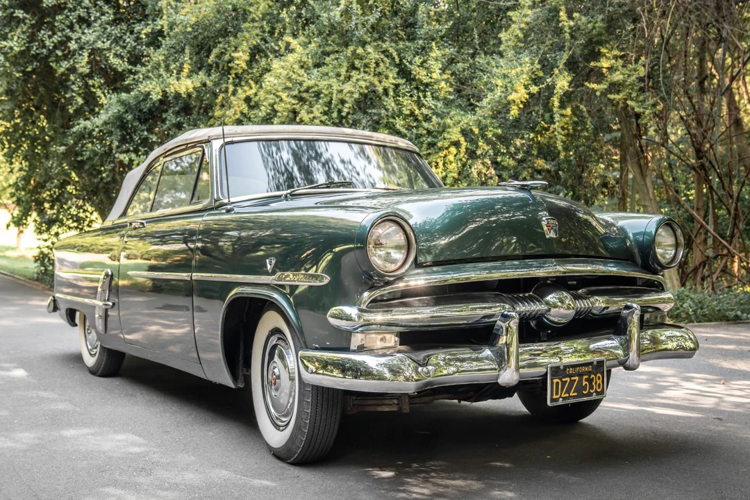 1953 Ford Crestline - Image 4 of 31