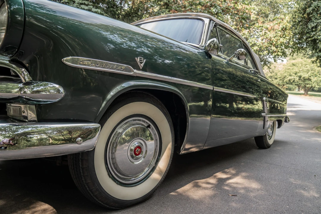 1953 Ford Crestline - Image 12 of 31