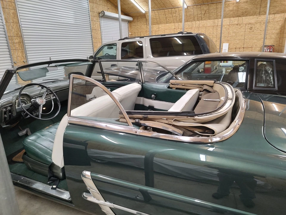 1953 Ford Crestline - Image 22 of 31