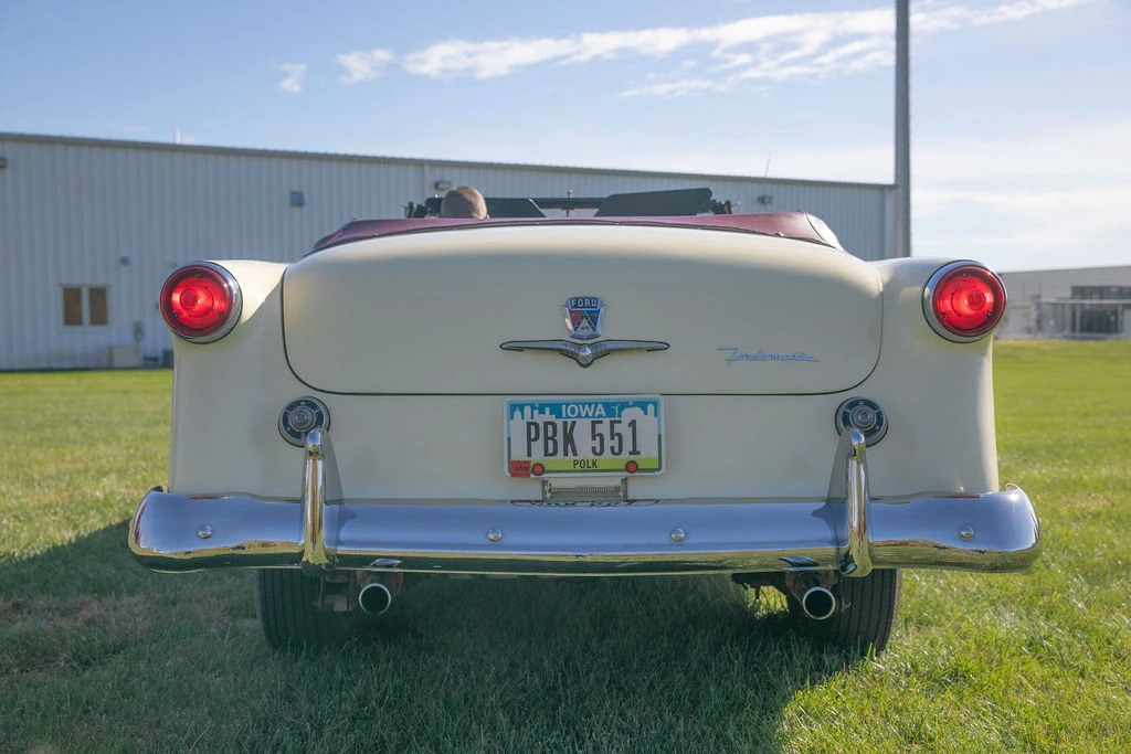 1953 Ford Crestline - Image 11 of 31