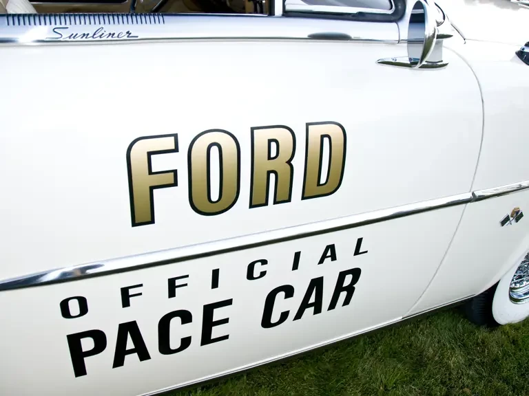 1953 Ford Crestline - Image 15 of 30