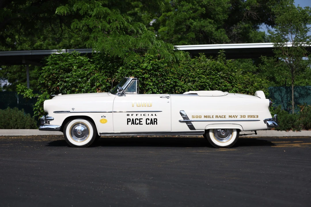 1953 Ford Crestline - Image 19 of 31