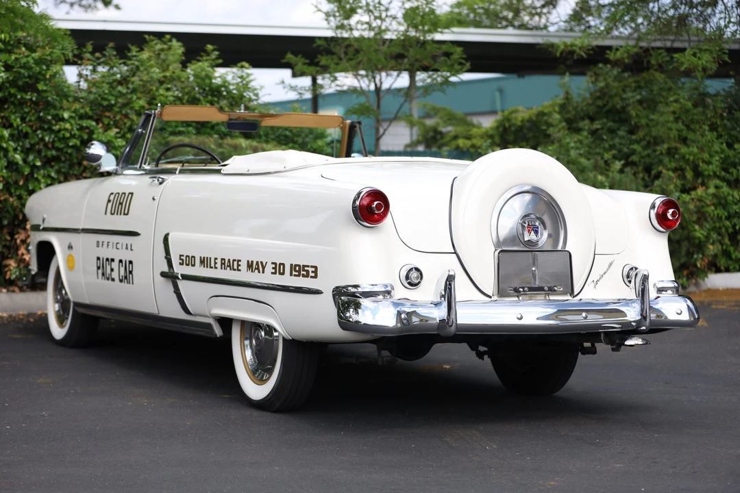 1953 Ford Crestline - Image 17 of 31