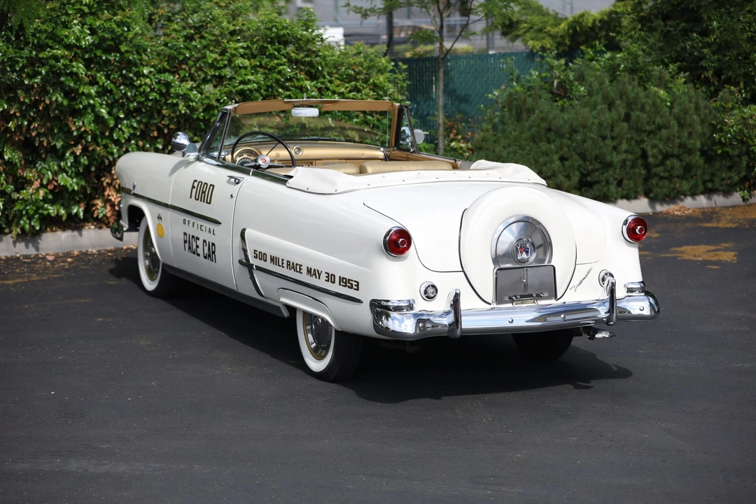 1953 Ford Crestline - Image 18 of 31