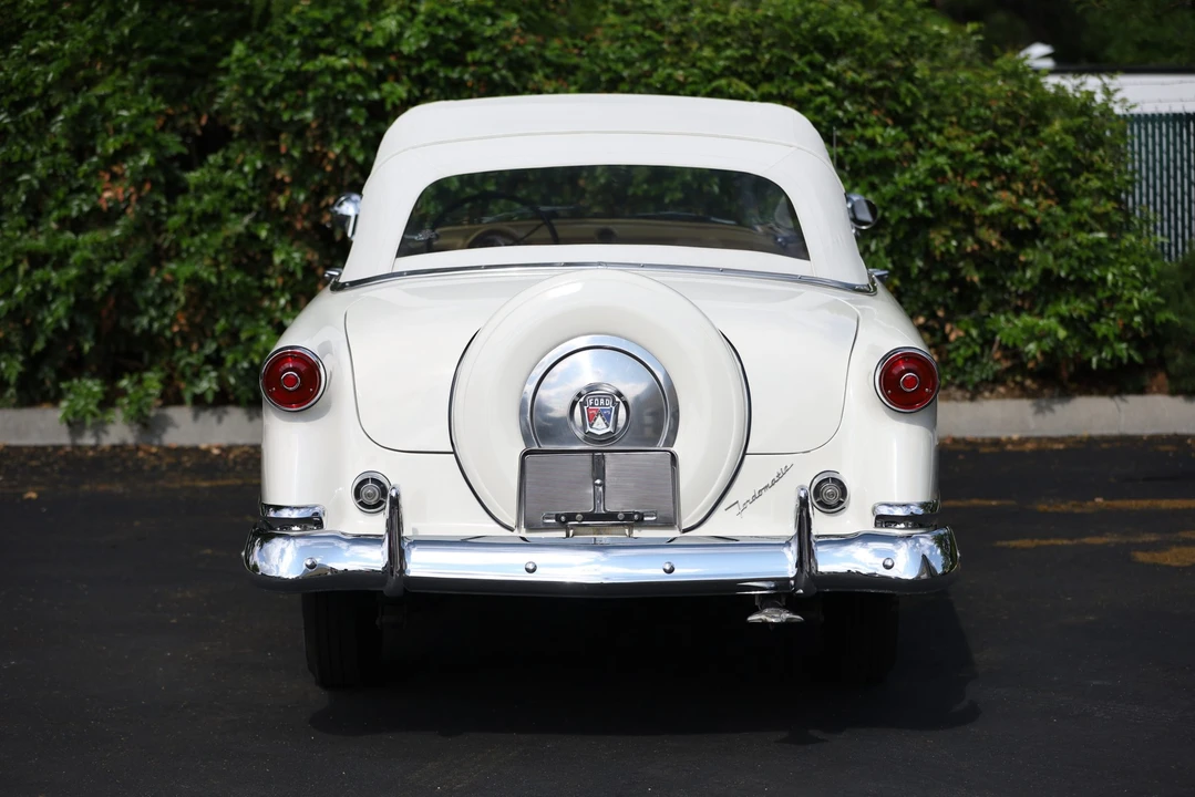 1953 Ford Crestline - Image 14 of 31