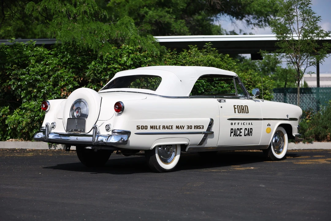1953 Ford Crestline - Image 13 of 31