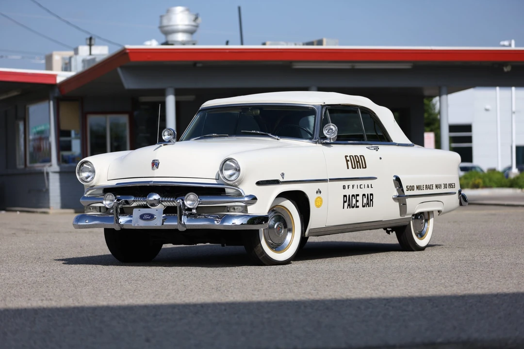 1953 Ford Crestline - Image 5 of 31