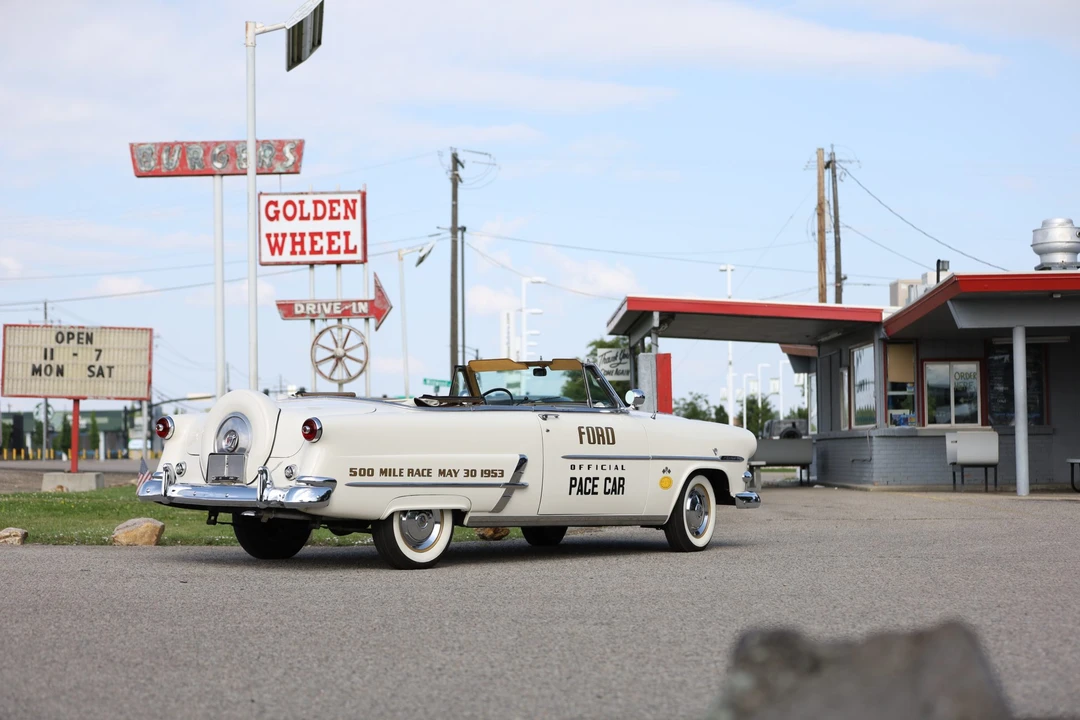 1953 Ford Crestline - Image 7 of 31