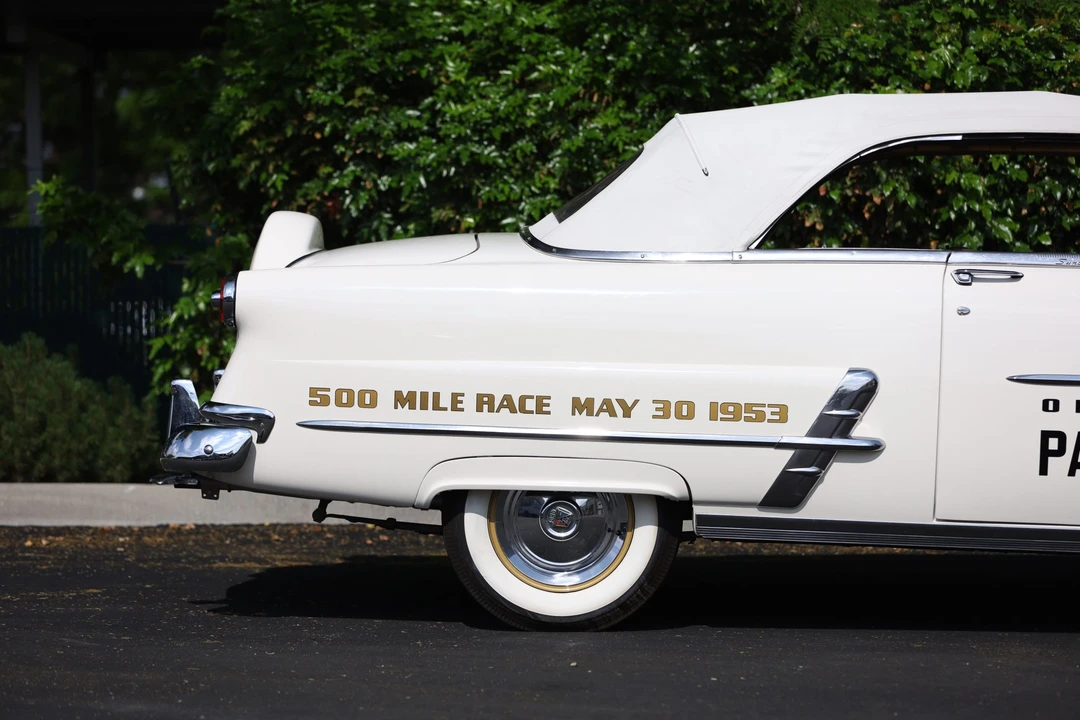 1953 Ford Crestline - Image 26 of 31