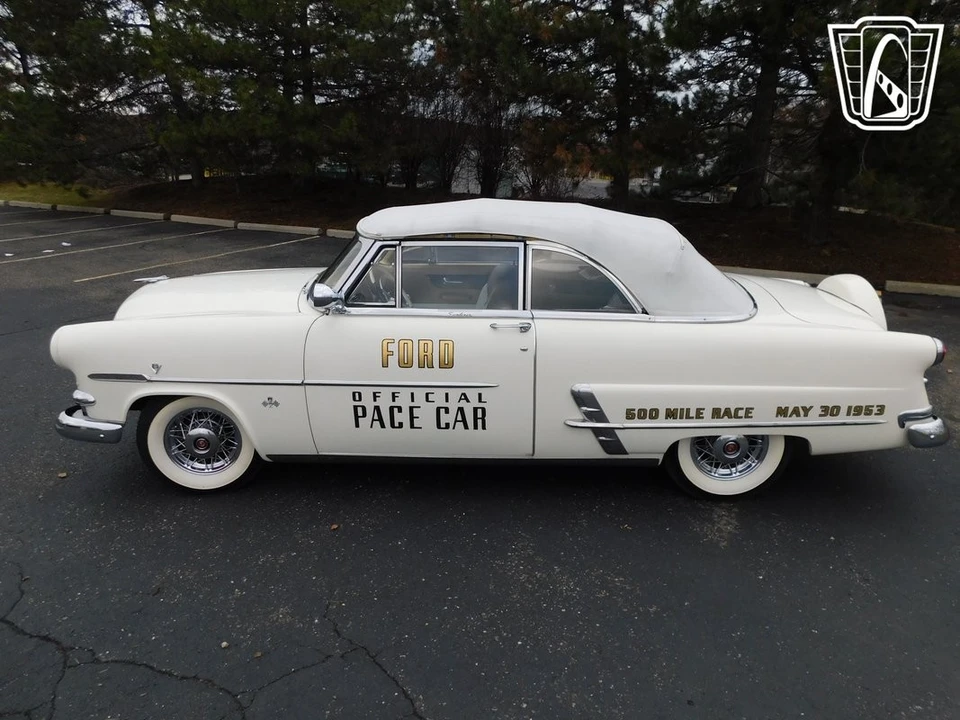 1953 Ford Crestline - Image 10 of 21