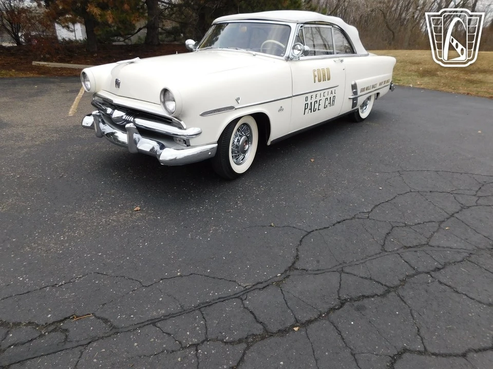 1953 Ford Crestline - Image 3 of 21