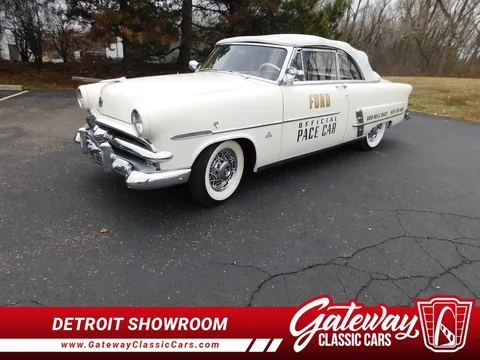 1953 Ford Crestline Sunliner Pace Car