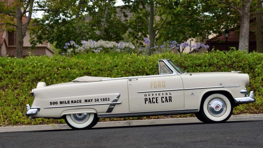 1953 Ford Crestline - Image 2 of 12