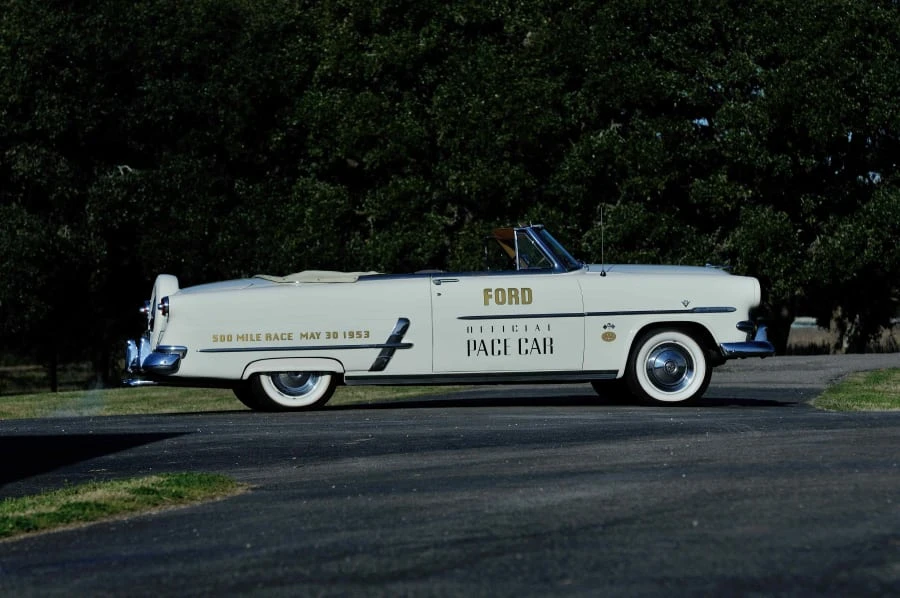 1953 Ford Crestline - Image 2 of 12
