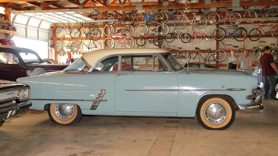 1953 Ford Crestline - Image 2 of 15