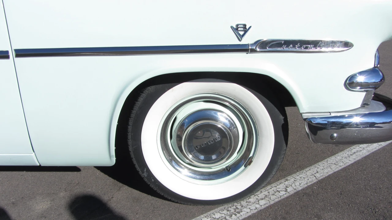 1953 Ford Customline - Image 22 of 31
