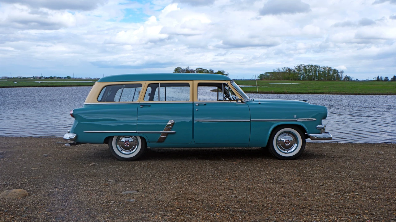 1953 Ford Country Sedan - Image 17 of 31