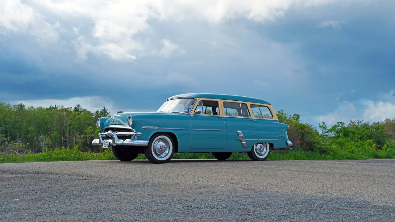 1953 Ford Country Sedan - Image 2 of 31