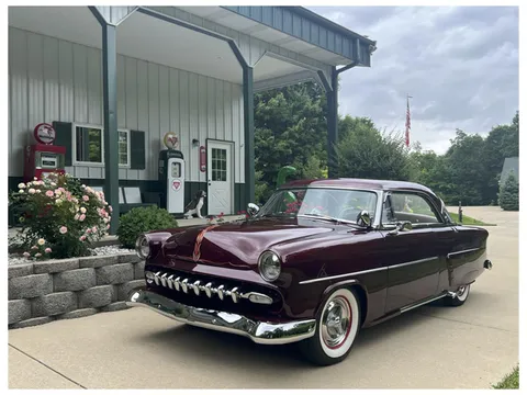 1953 Ford Victoria