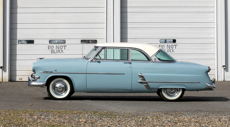 1953 Ford Crestline - Image 2 of 31