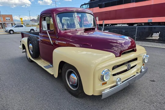 1953 International Harvester R-112 4-Speed
