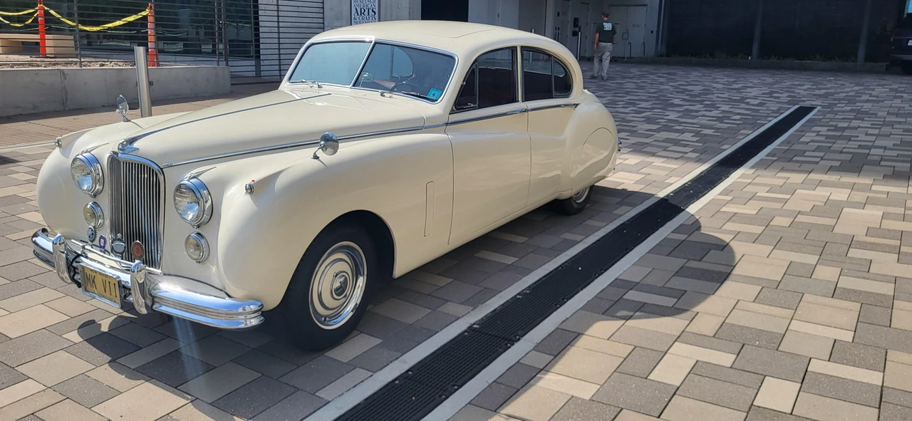 1953 Jaguar Mark VII & VIII & IX - Image 2 of 31