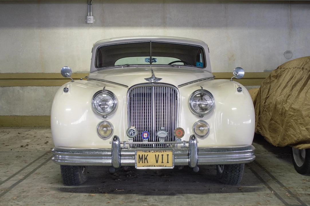 1953 Jaguar Mark VII & VIII & IX - Image 10 of 31