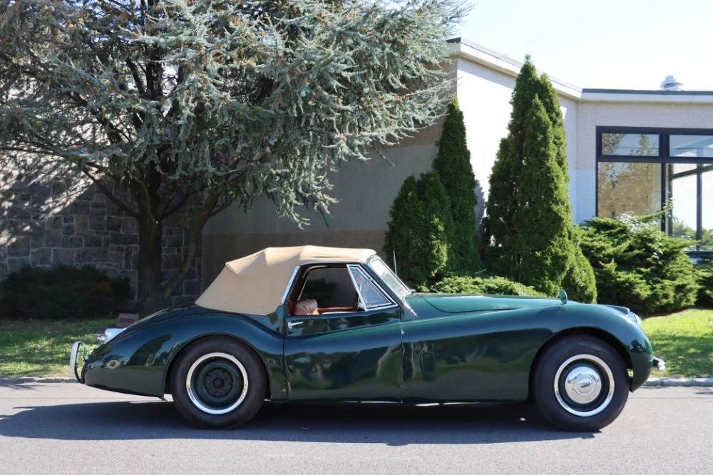 1953 Jaguar XK120 - Image 3 of 8