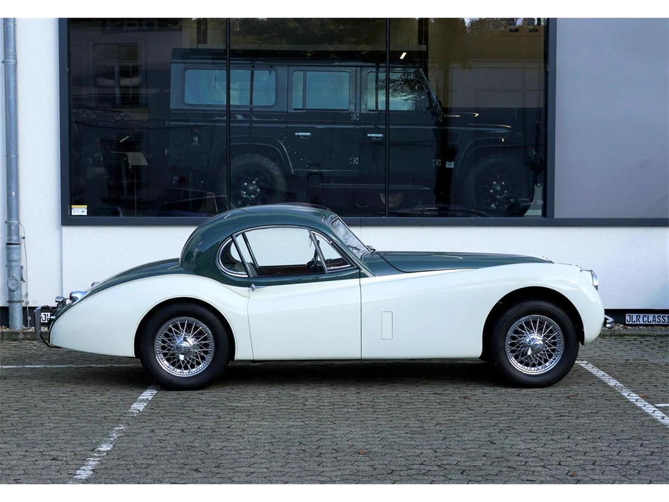 1953 Jaguar XK120 - Image 3 of 12