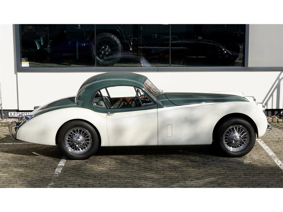 1953 Jaguar XK120 - Image 6 of 12