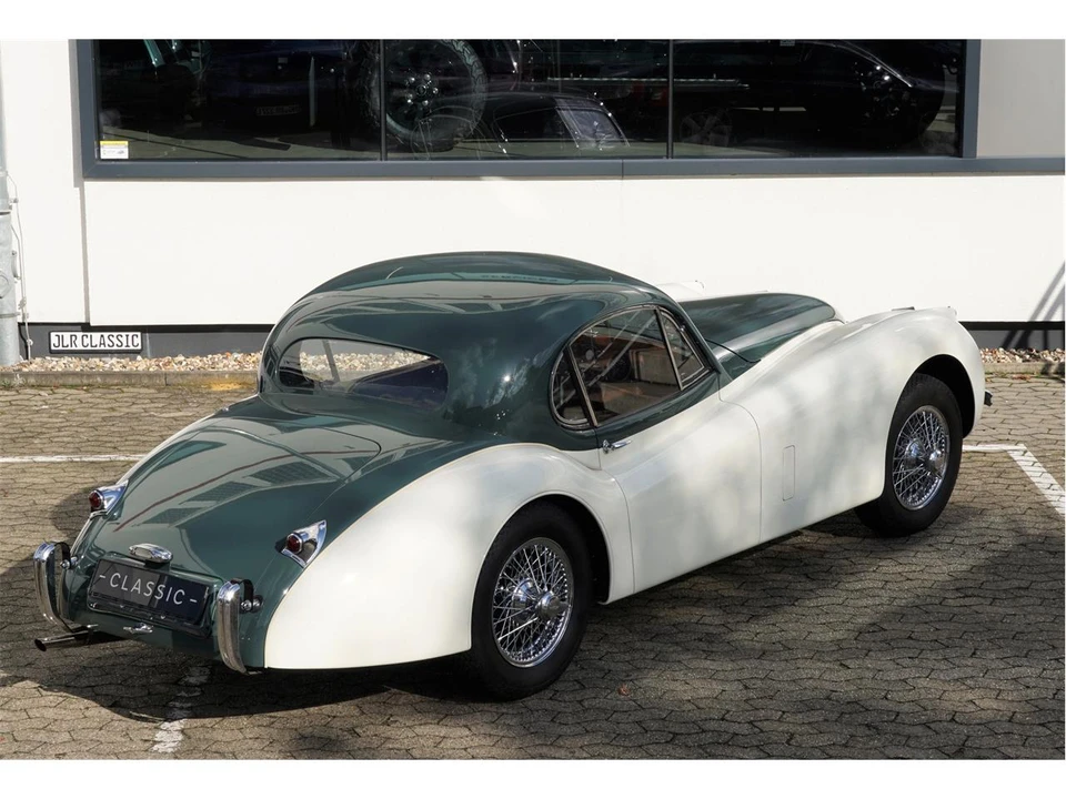 1953 Jaguar XK120 - Image 9 of 12