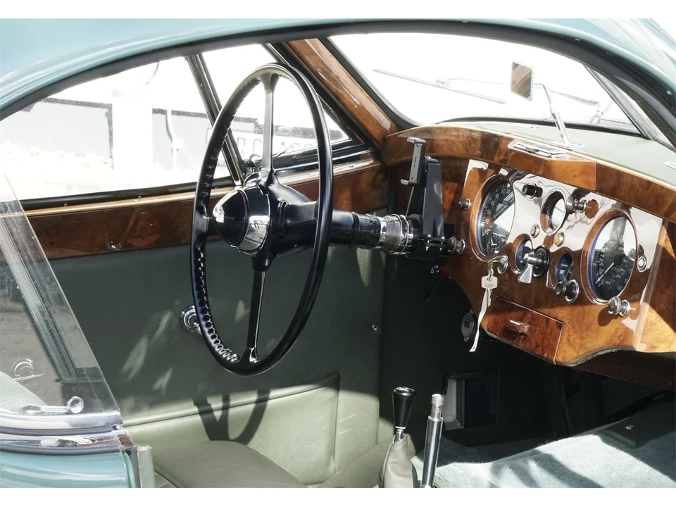 1953 Jaguar XK120 - Image 11 of 12