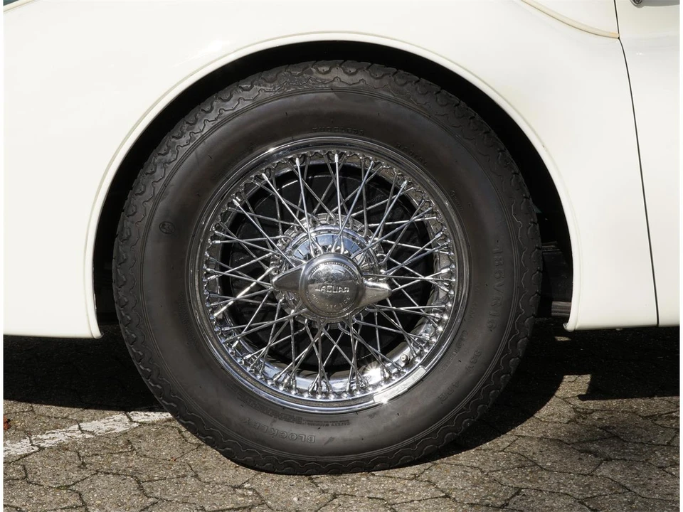 1953 Jaguar XK120 - Image 12 of 12