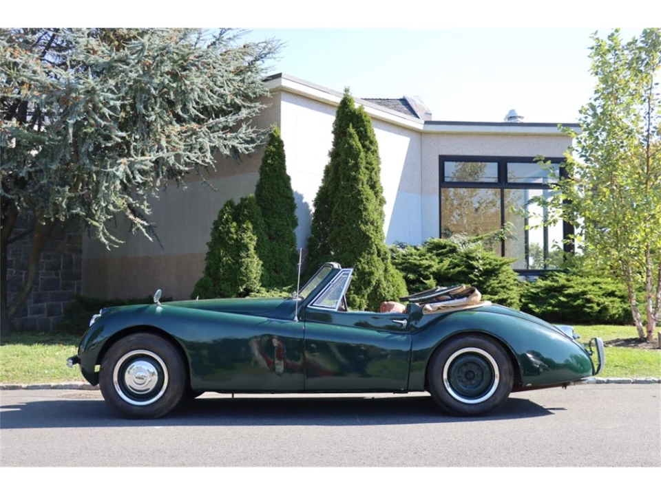 1953 Jaguar XK120 - Image 4 of 8