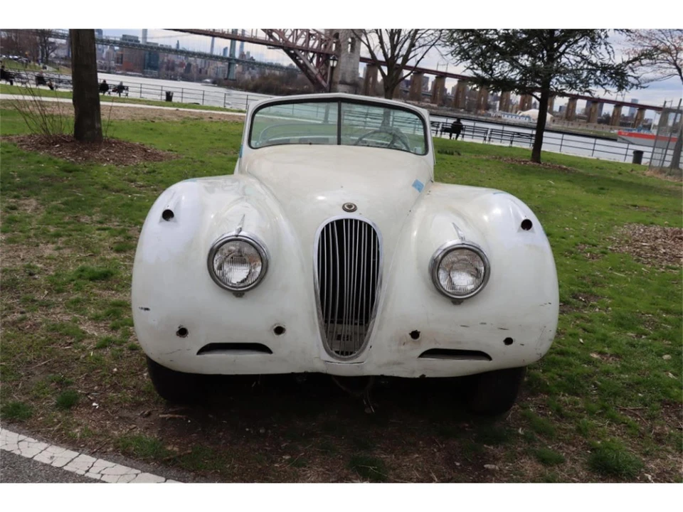 1953 Jaguar XK120 - Image 3 of 7