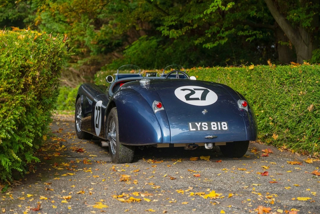 1953 Jaguar XK120 OTS Roadster - Image 25 of 30
