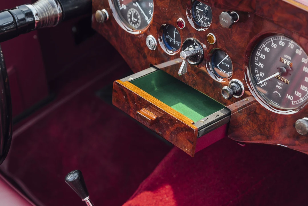 1953 Jaguar XK120 DHC Drophead - Image 27 of 31