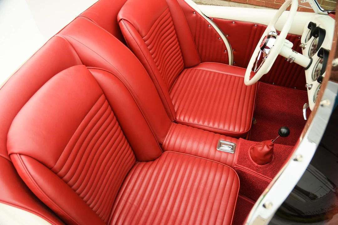 1953 Kaiser Darrin - Image 25 of 26