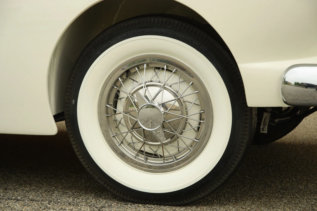 1953 Kaiser Darrin - Image 22 of 26