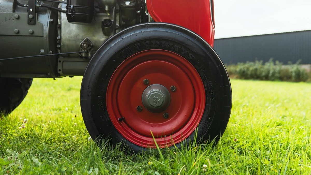 1953 Lamborghini Tractors - Image 22 of 30