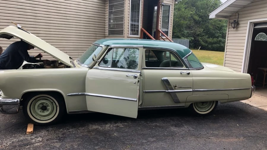 1953 Lincoln Cosmopolitan - Image 6 of 15