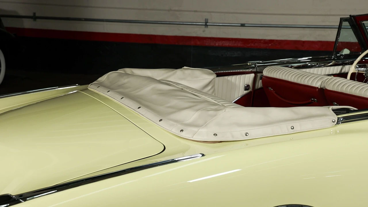1953 Packard Caribbean - Image 20 of 31