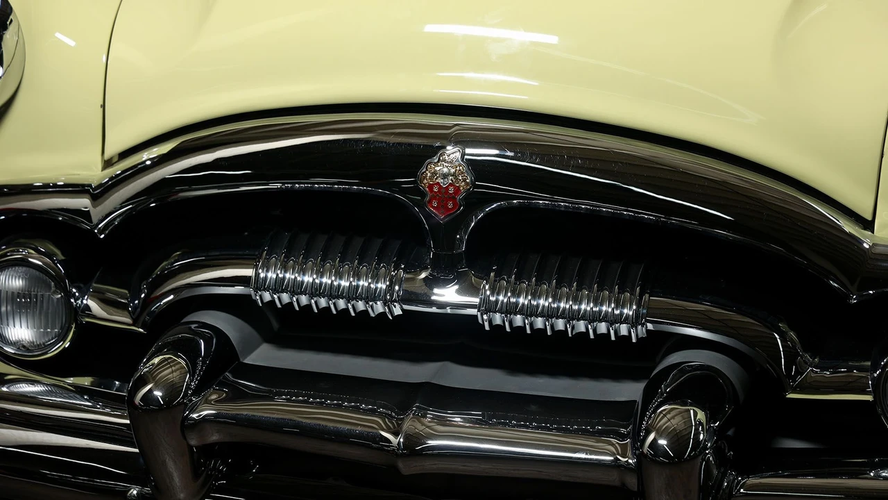 1953 Packard Caribbean - Image 10 of 31