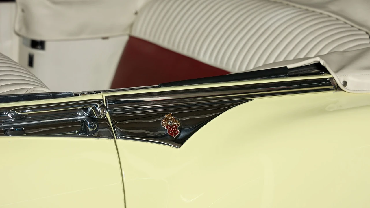 1953 Packard Caribbean - Image 23 of 31