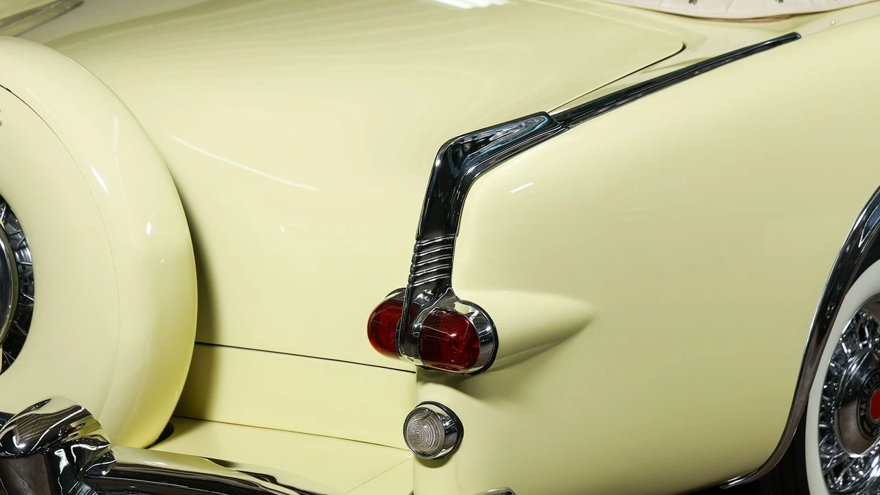 1953 Packard Caribbean - Image 22 of 31