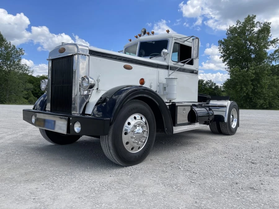 1953 Peterbilt - Image 2 of 15