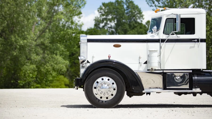 1953 Peterbilt - Image 4 of 15