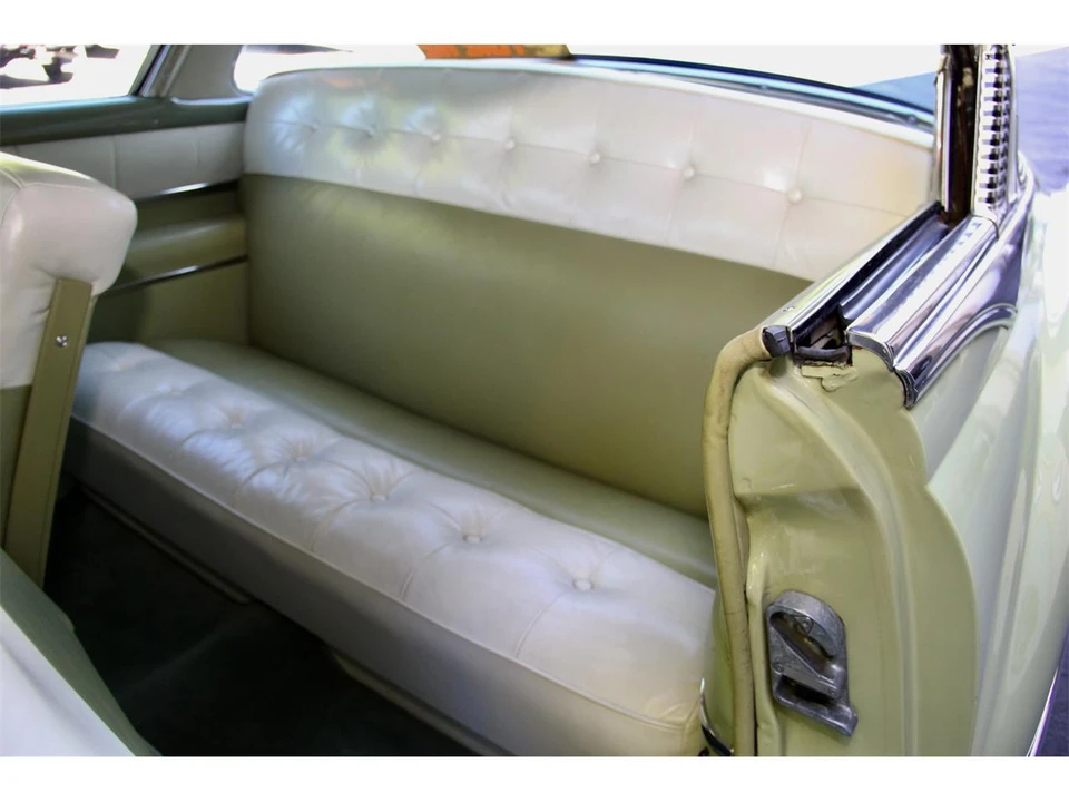 1953 Pontiac Catalina 1st Gen - Image 25 of 31
