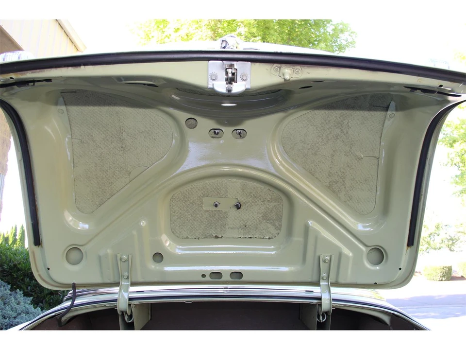 1953 Pontiac Catalina 1st Gen - Image 27 of 31