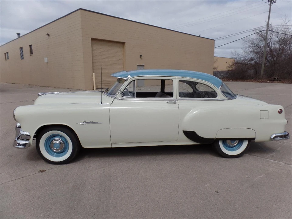 1953 Pontiac Chieftain - Image 2 of 31